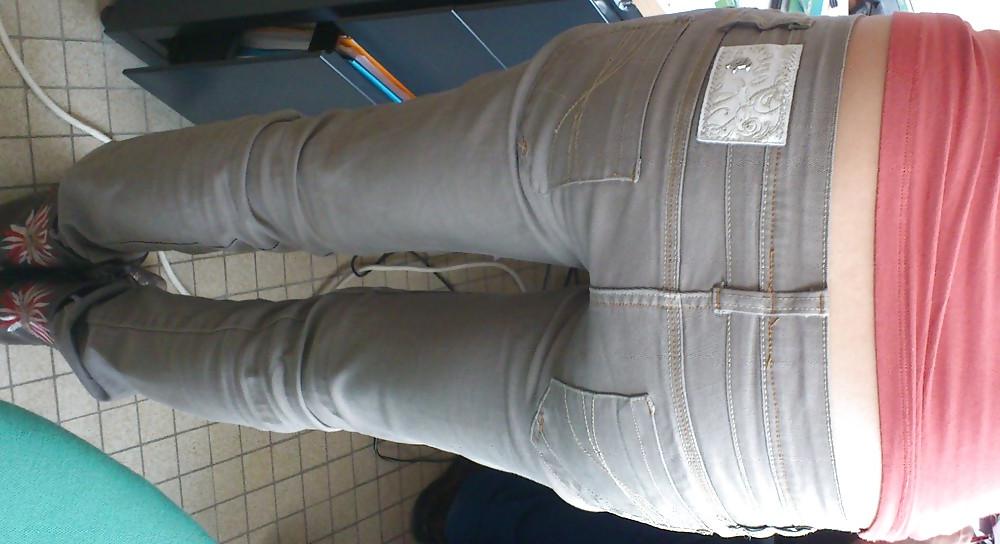 25P Candid teens feet tits ass ballerinas pantyhose boots