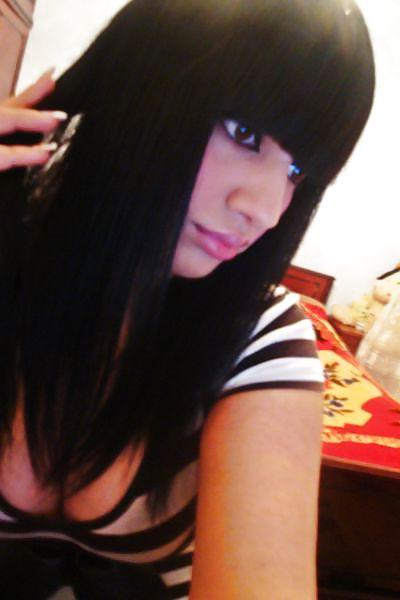 25P Brunette with big tits (2)