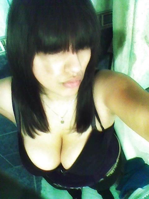 25P Brunette with big tits (2)
