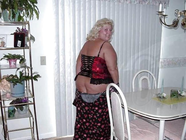 25P BIG MATURE WOMAN