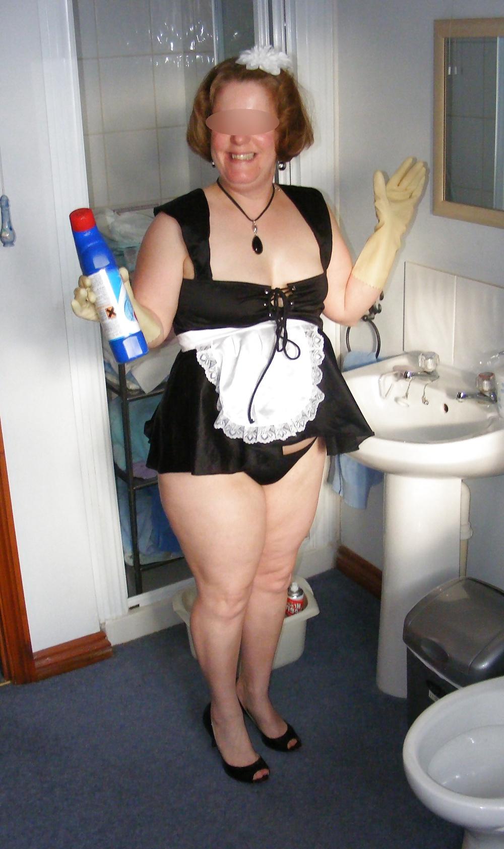 25P Slutty maid doing the housework