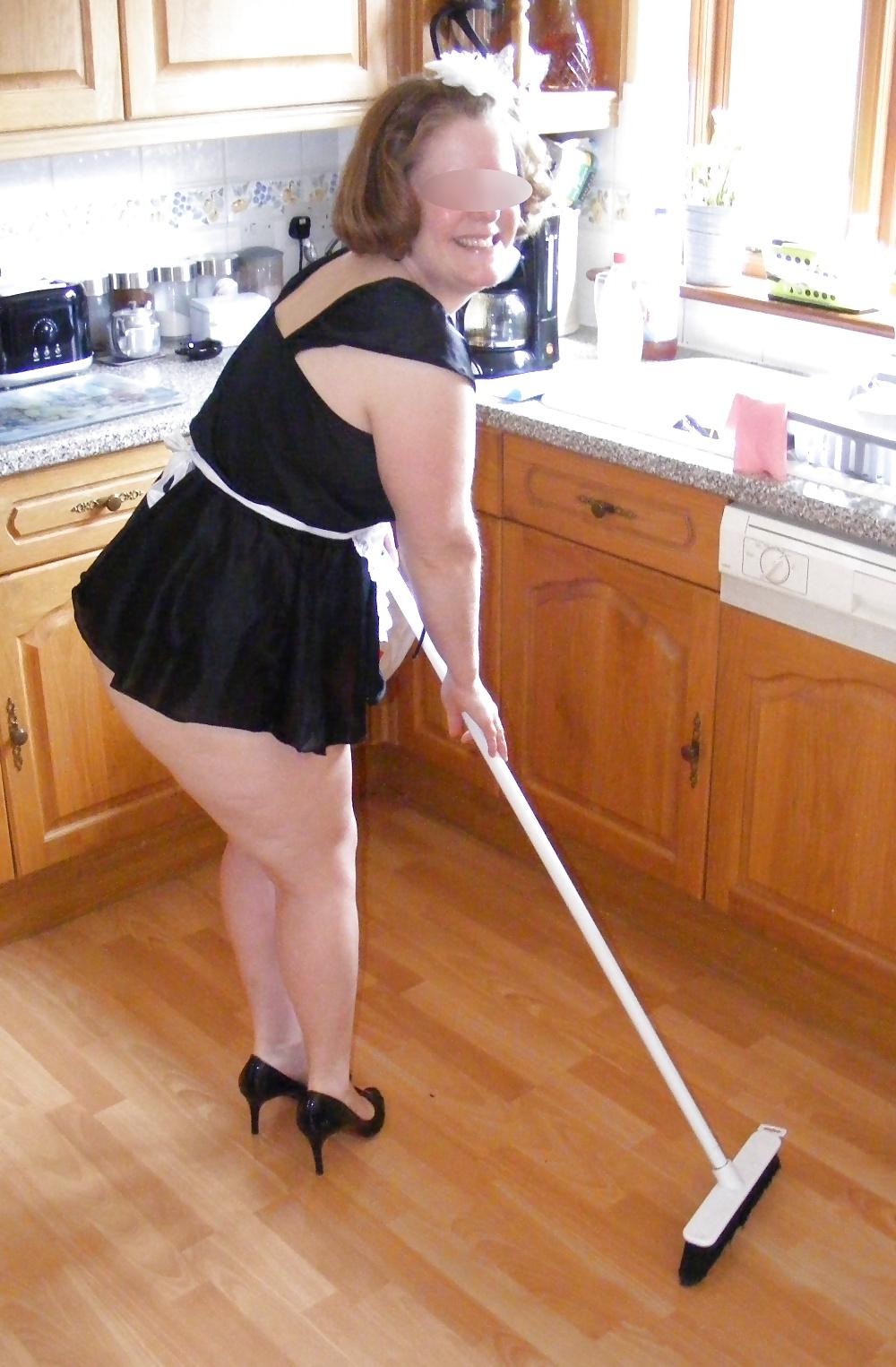 25P Slutty maid doing the housework