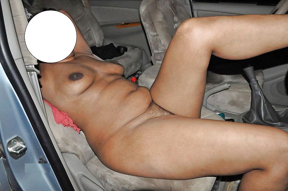 13P Indian lady exposing