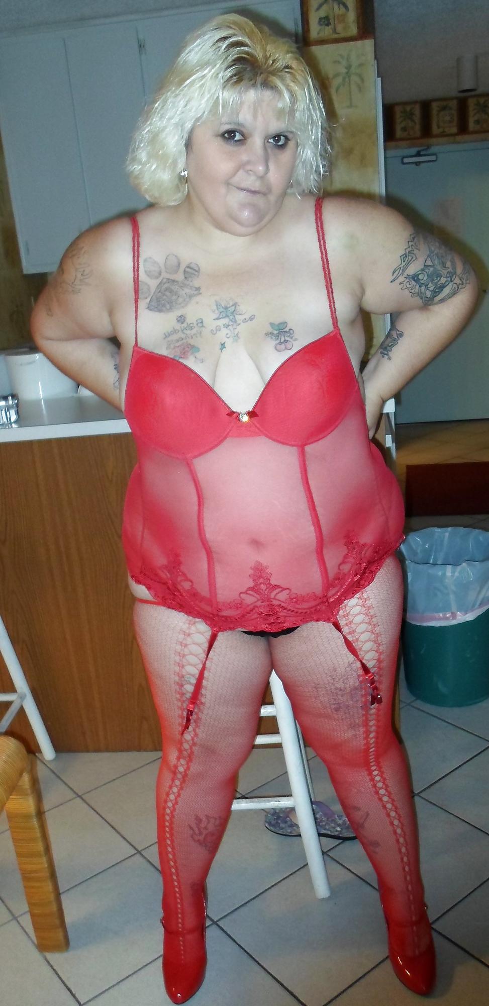 25P Red lingereah photoshoot