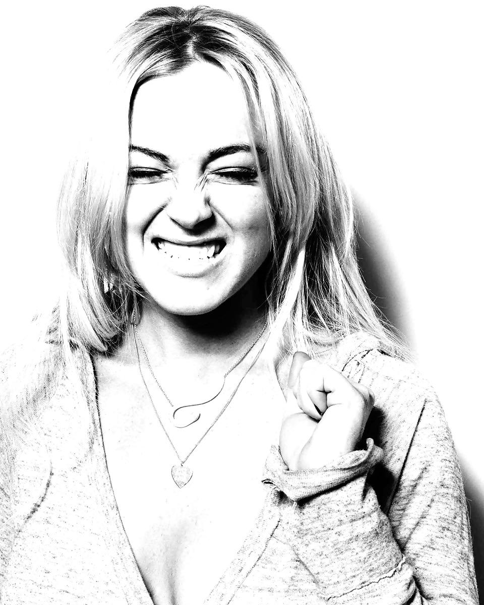 16P Lindsay Lohan Topless Photoshoot