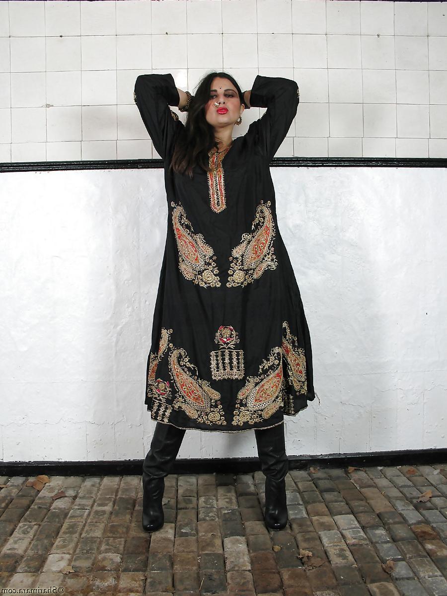 25P Indian milf