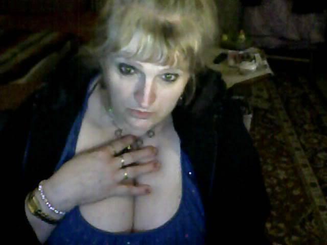 15P Beautiful granny boobs