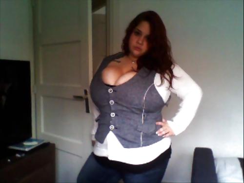 25P Non nude busty chubby bbw babes amatuer covering huge tits 4