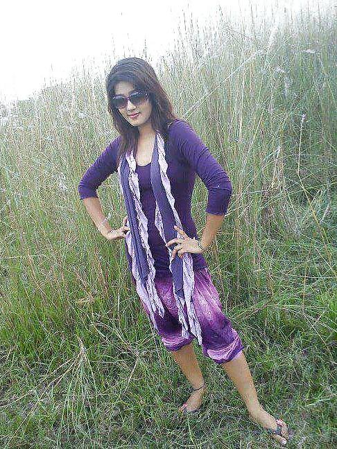 25P Beautiful Indian Girls 81 (Non Porn)-- By Sanjh 