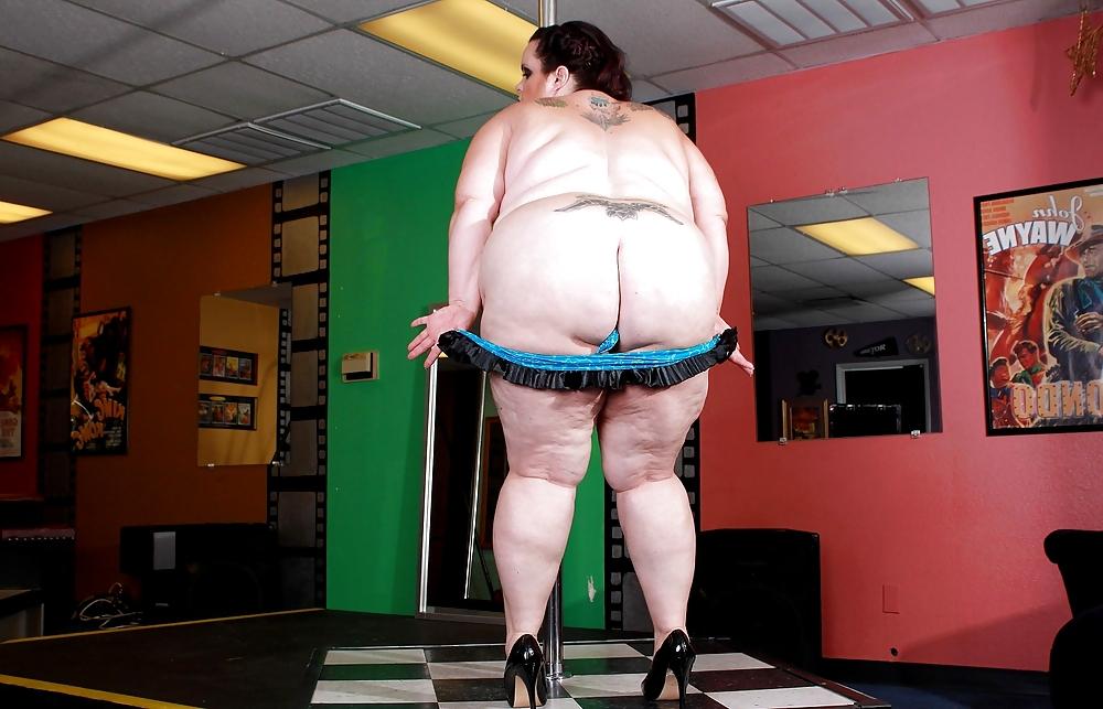 25P Massive Fleshy Buttocks 23