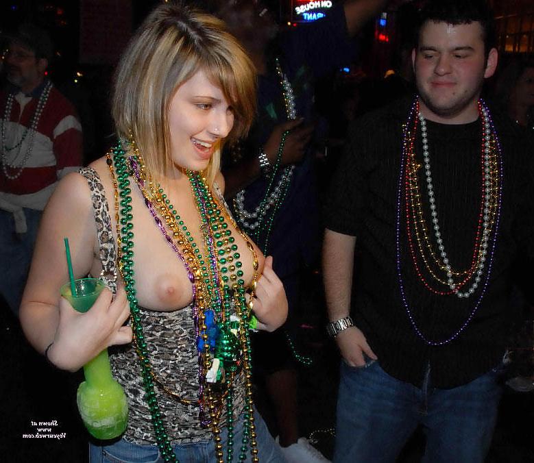 22P Girls of Mardi Gras