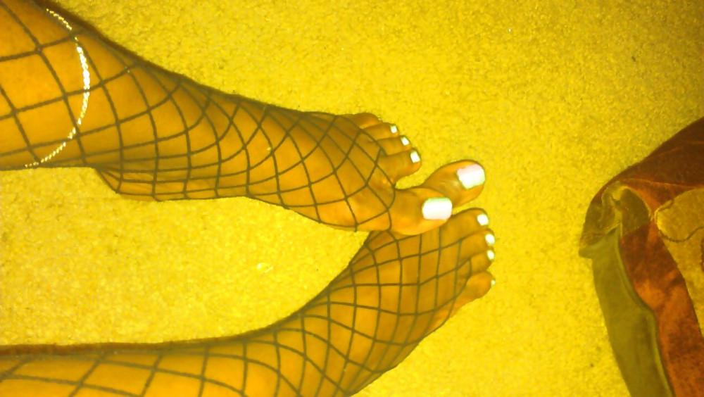 10P Sexy Ebony Toes In Stockings