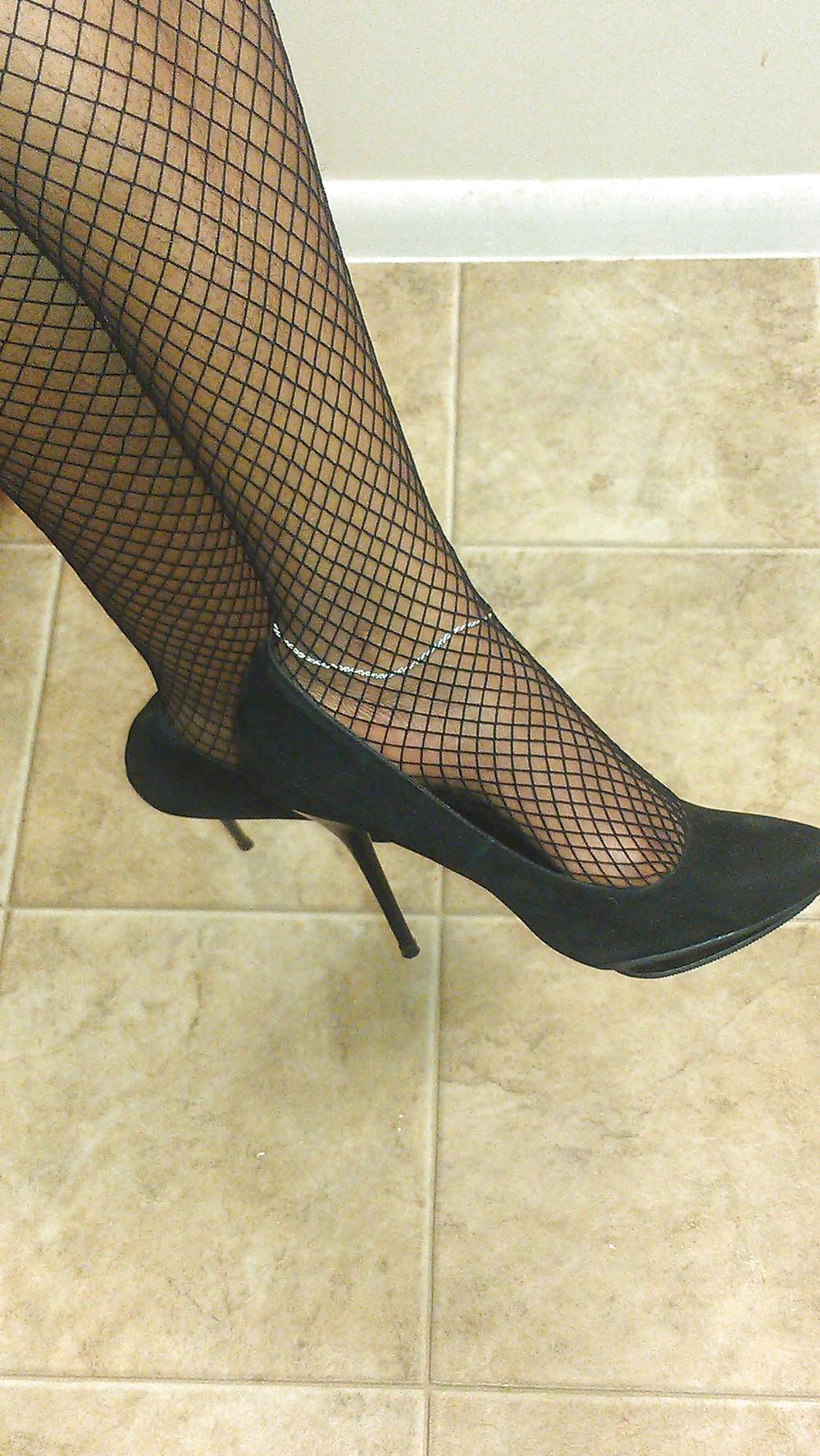 10P Sexy Ebony Toes In Stockings
