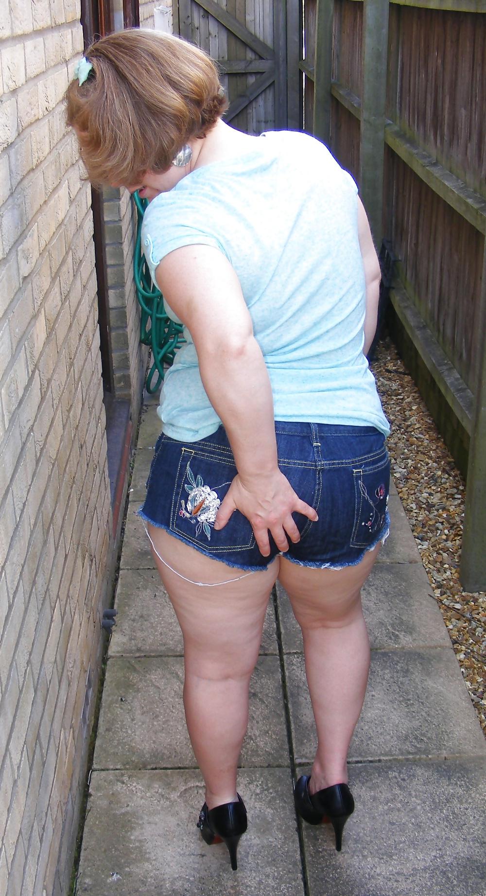 25P Stripping in the garden