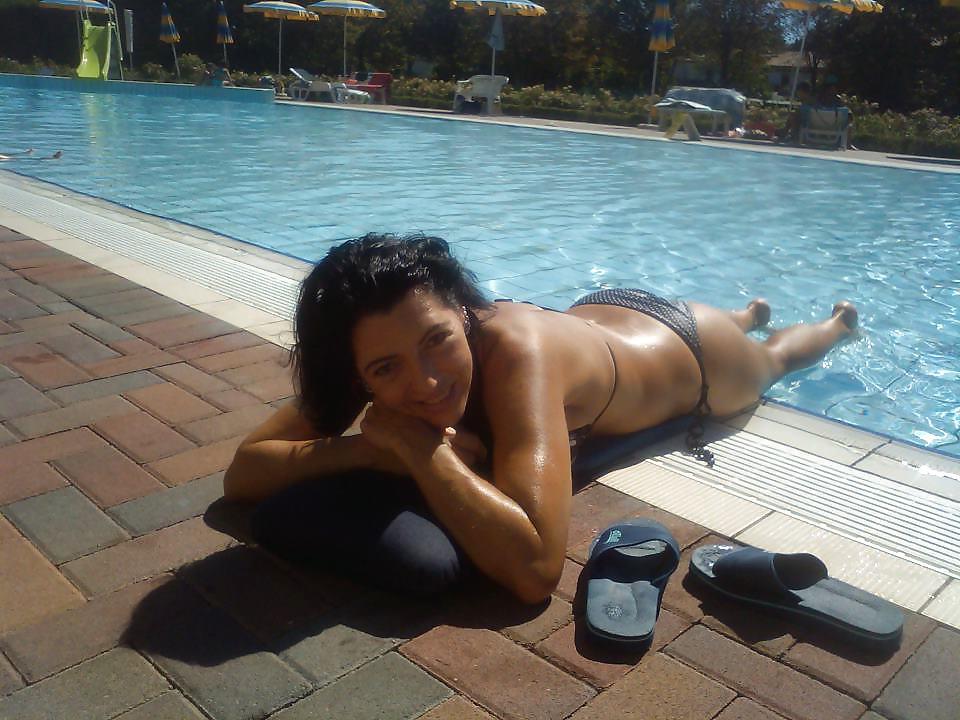 13P Italian milf: sandra