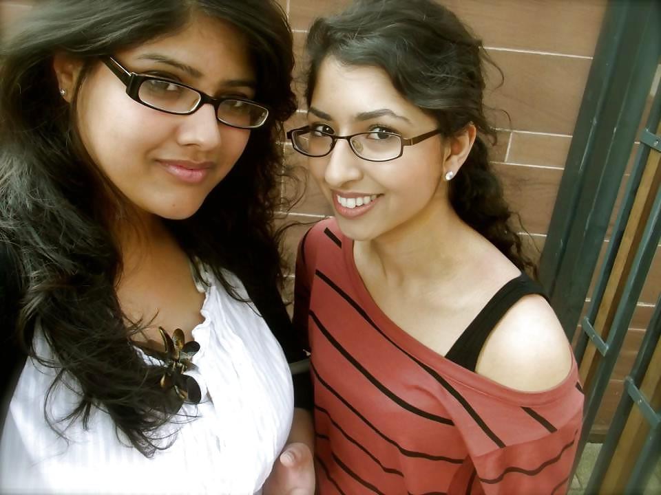 8P Indian Uni Girl