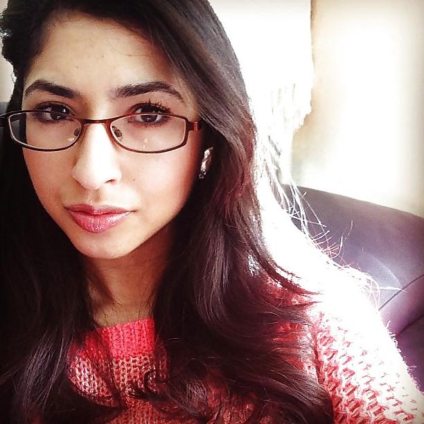 8P Indian Uni Girl
