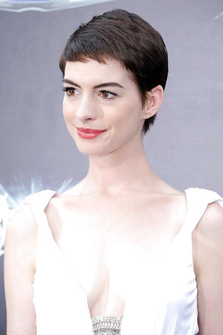 25P Smoking hot Anne Hathaway