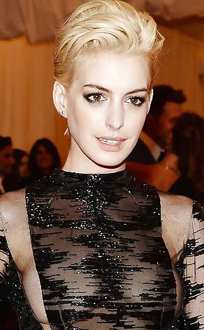 25P Smoking hot Anne Hathaway