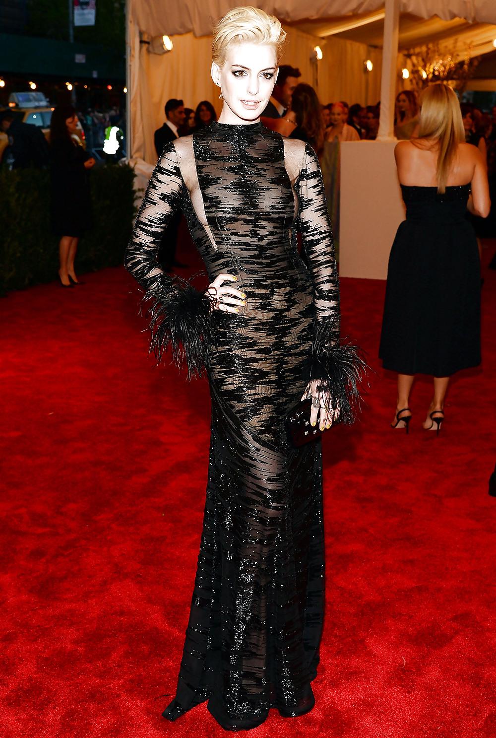 25P Smoking hot Anne Hathaway
