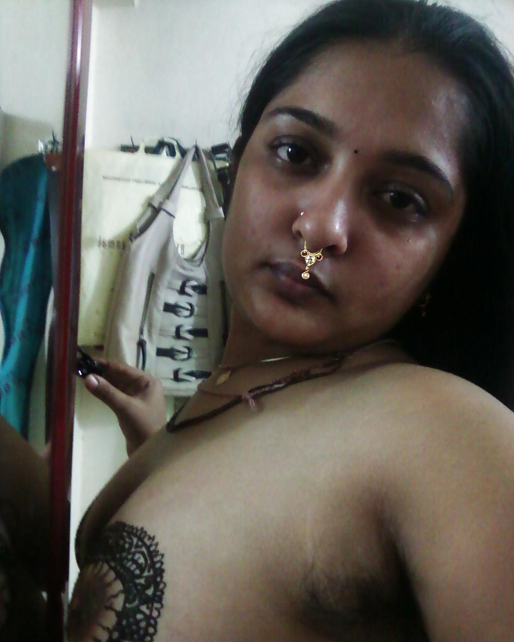 22P Sexy Indian Lady
