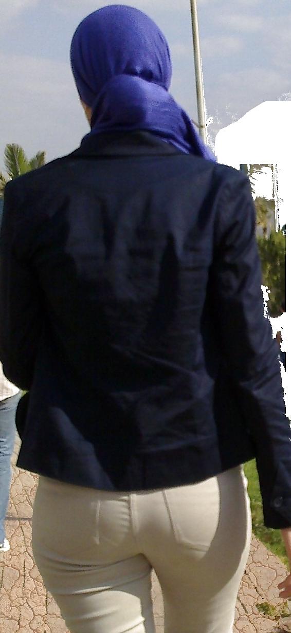 25P Candid egyptian hijabi ass