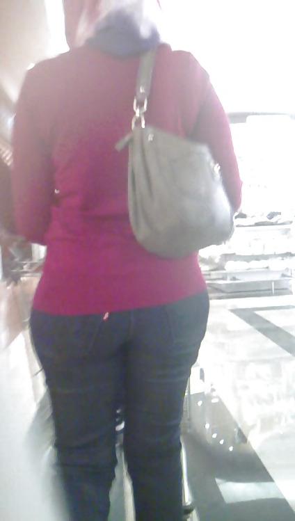 25P Candid egyptian hijabi ass