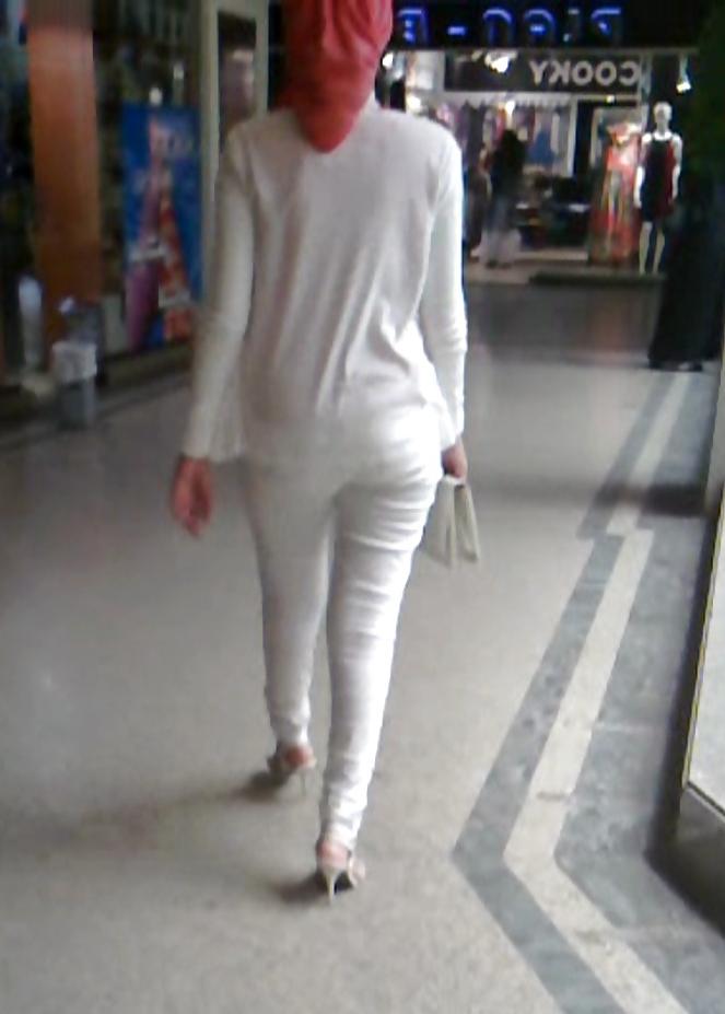 25P Candid egyptian hijabi ass