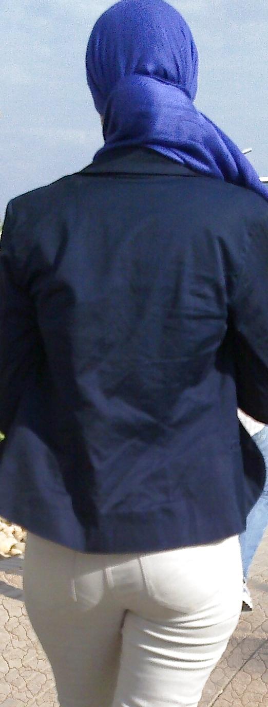 25P Candid egyptian hijabi ass