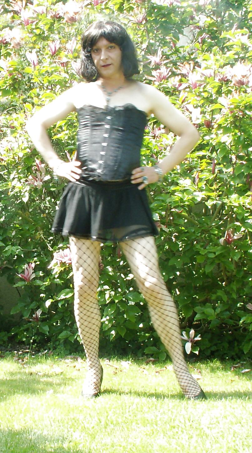 16P Garden sissy