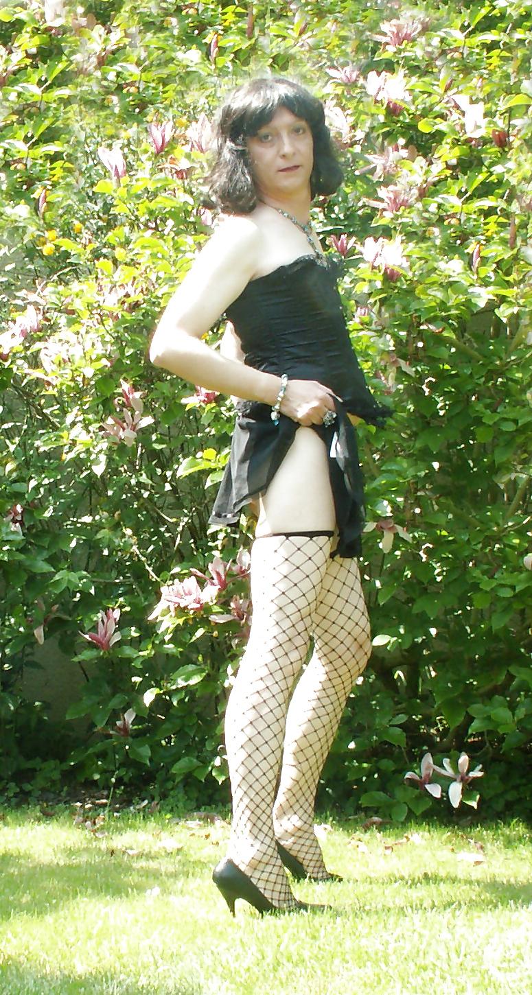 16P Garden sissy