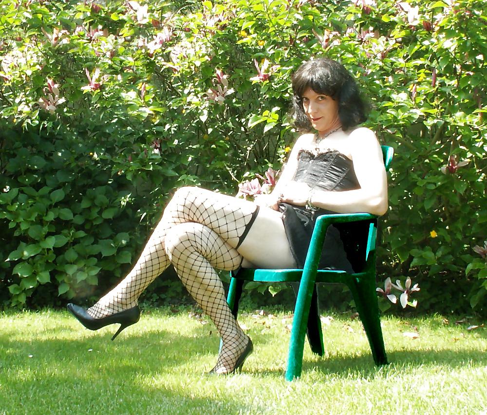 16P Garden sissy