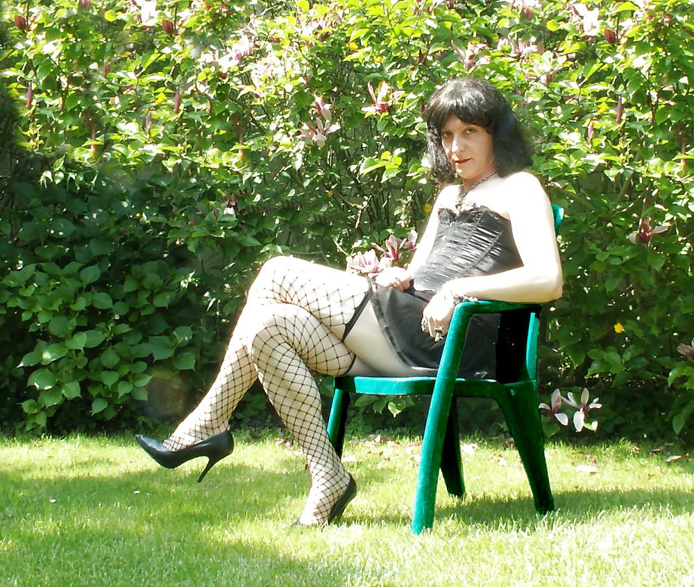 16P Garden sissy