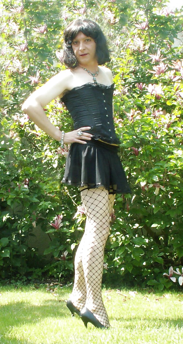 16P Garden sissy