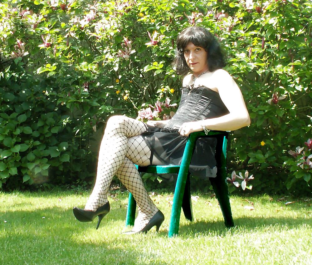 16P Garden sissy
