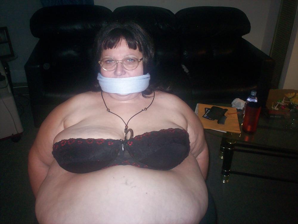 10P More bondage pics