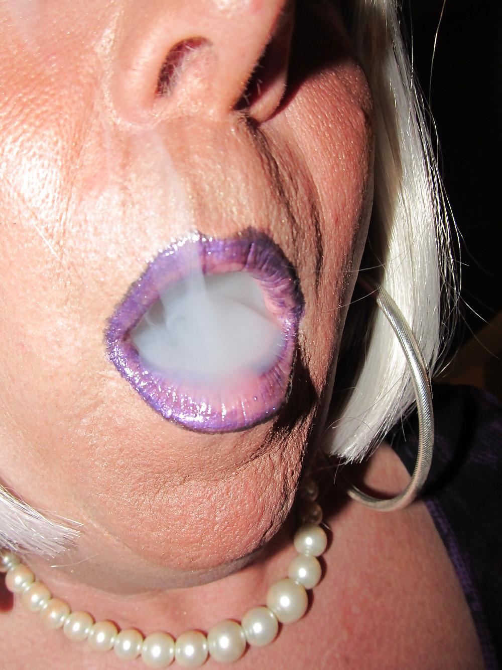 10P Smoking close ups!