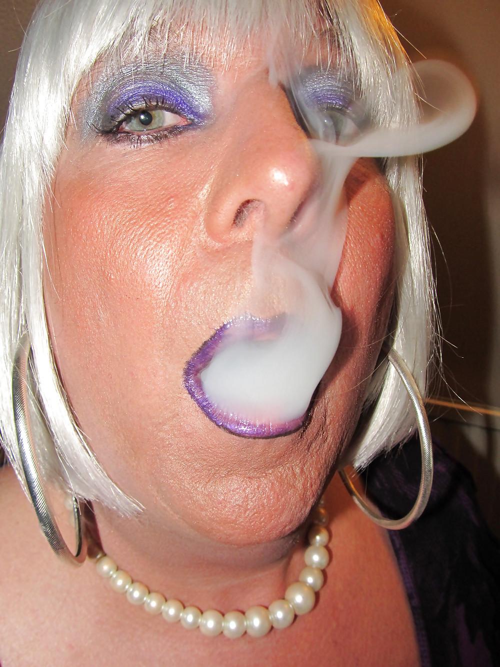 10P Smoking close ups!