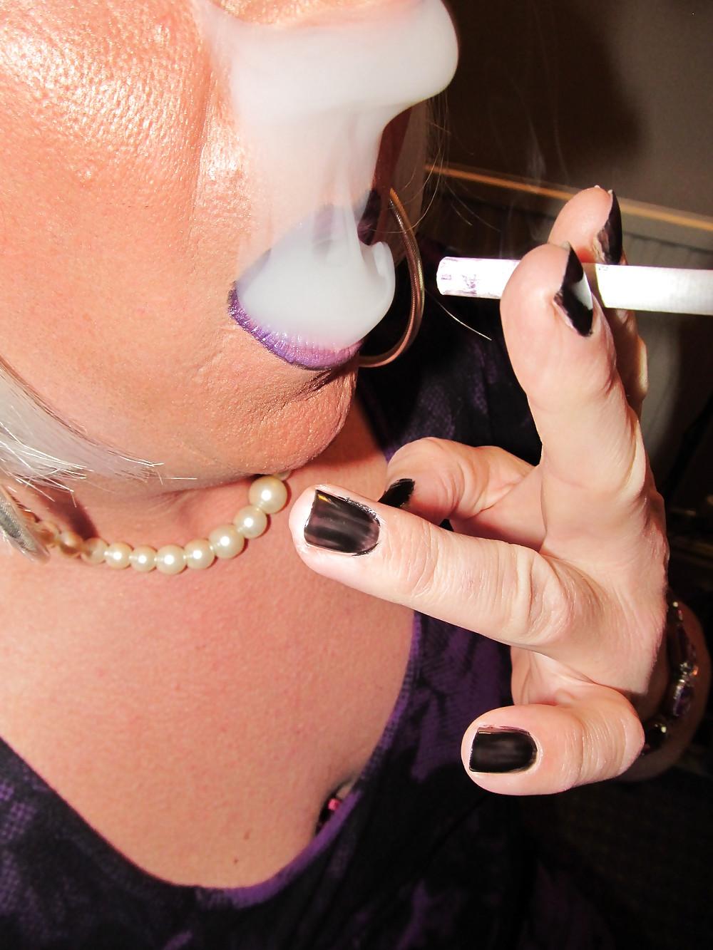 10P Smoking close ups!