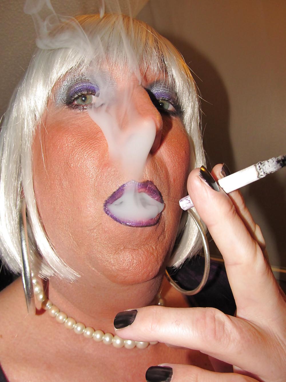 10P Smoking close ups!