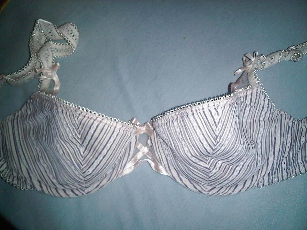 25P Friend's sister bra soutien gorge de la soeur d'une copine