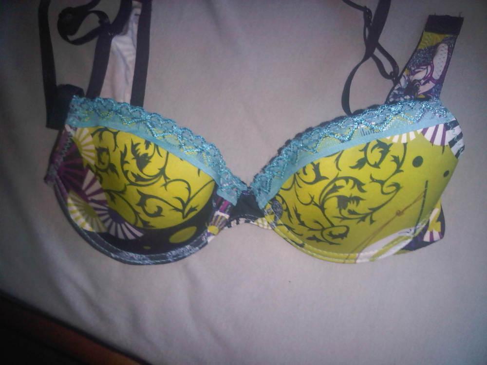 25P Friend's sister bra soutien gorge de la soeur d'une copine