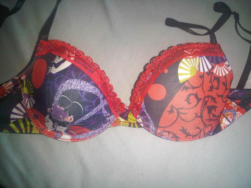 25P Friend's sister bra soutien gorge de la soeur d'une copine