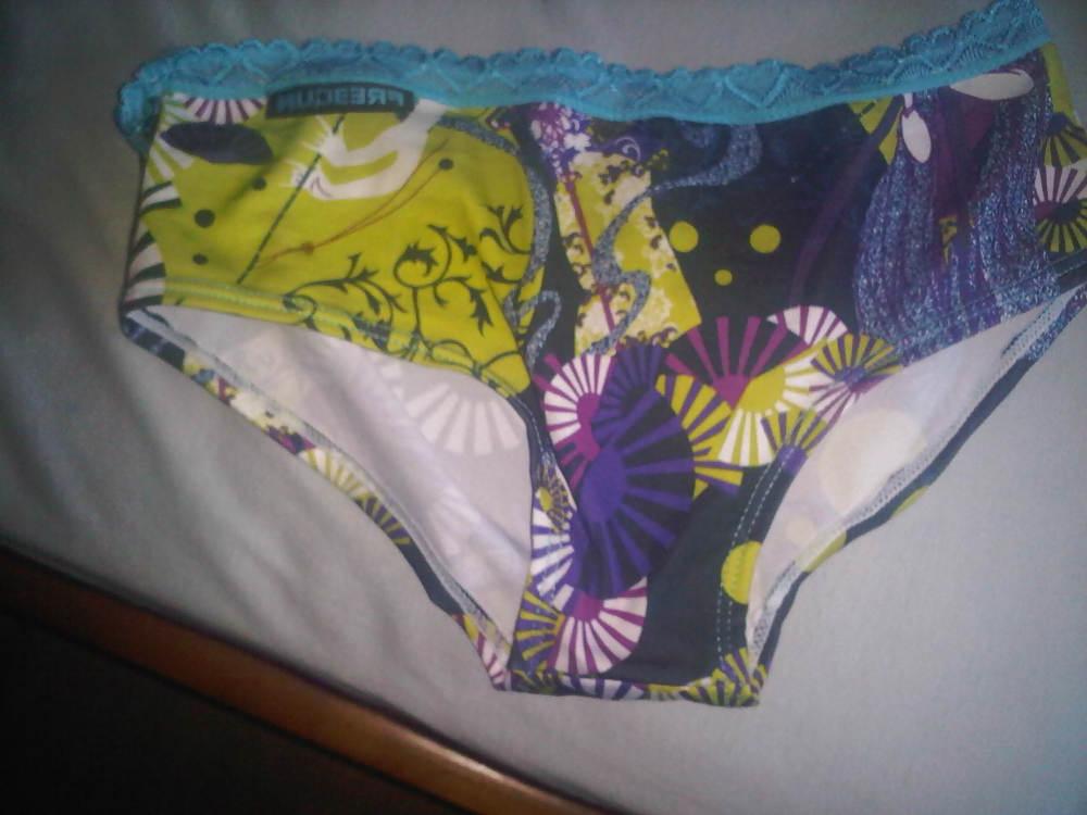 25P Friend's sister bra soutien gorge de la soeur d'une copine