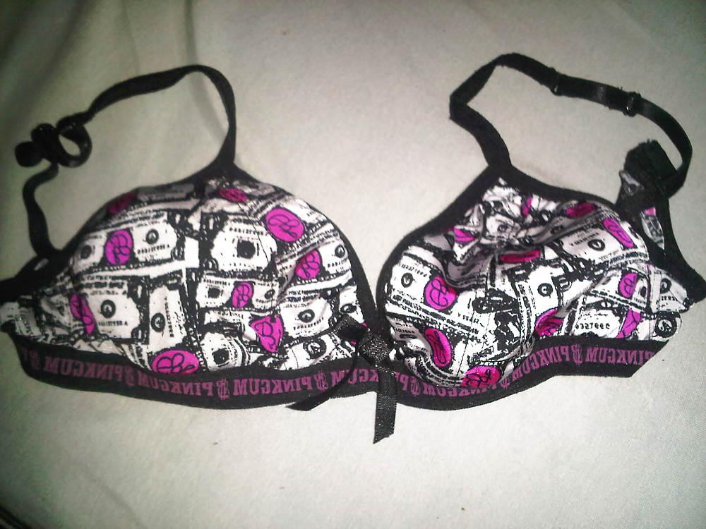 25P Friend's sister bra soutien gorge de la soeur d'une copine