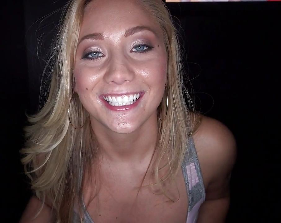 19P Hot blonde gloryhole