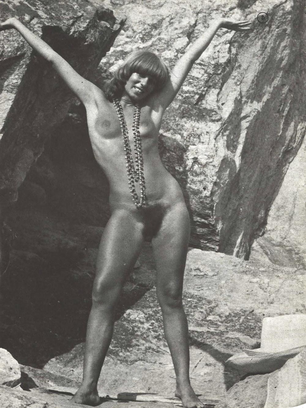 25P Vintage Euro Babes