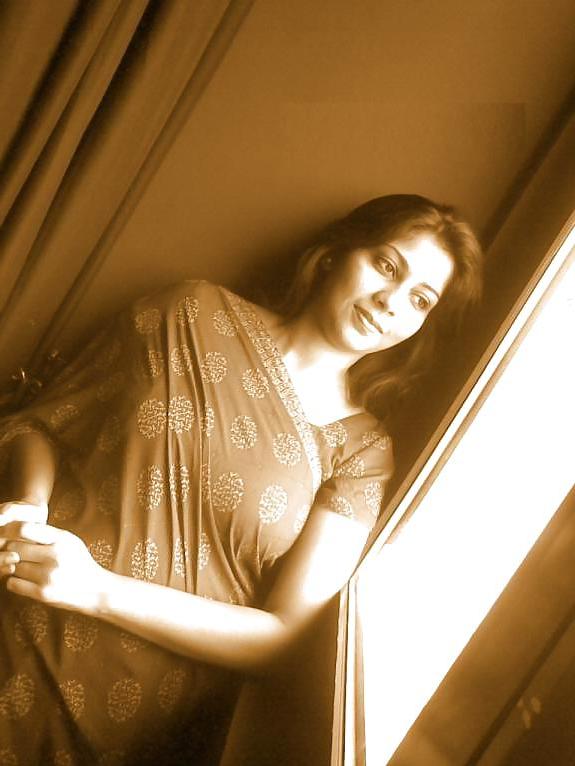 21P Sexy Indian Aunty
