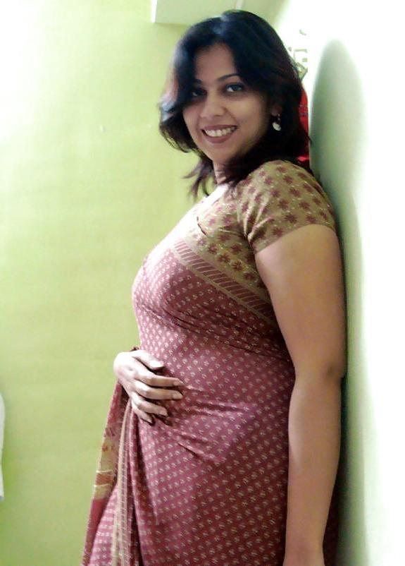 21P Sexy Indian Aunty