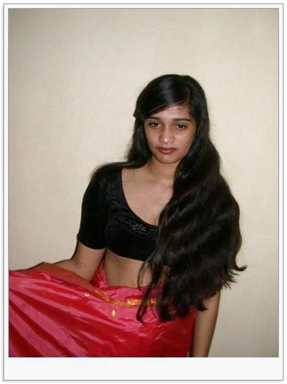 15P Indian Girl Exposing In Saree